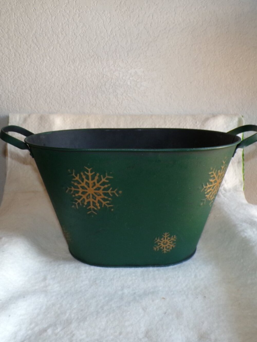 Holiday Galvanized Steel Oval Bucket w Handles Green With Gold Snowflake Design